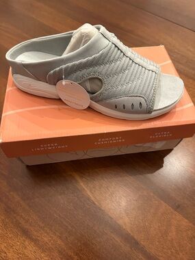 Easy Spirit Traciee Slip On Sandals in Light Gray